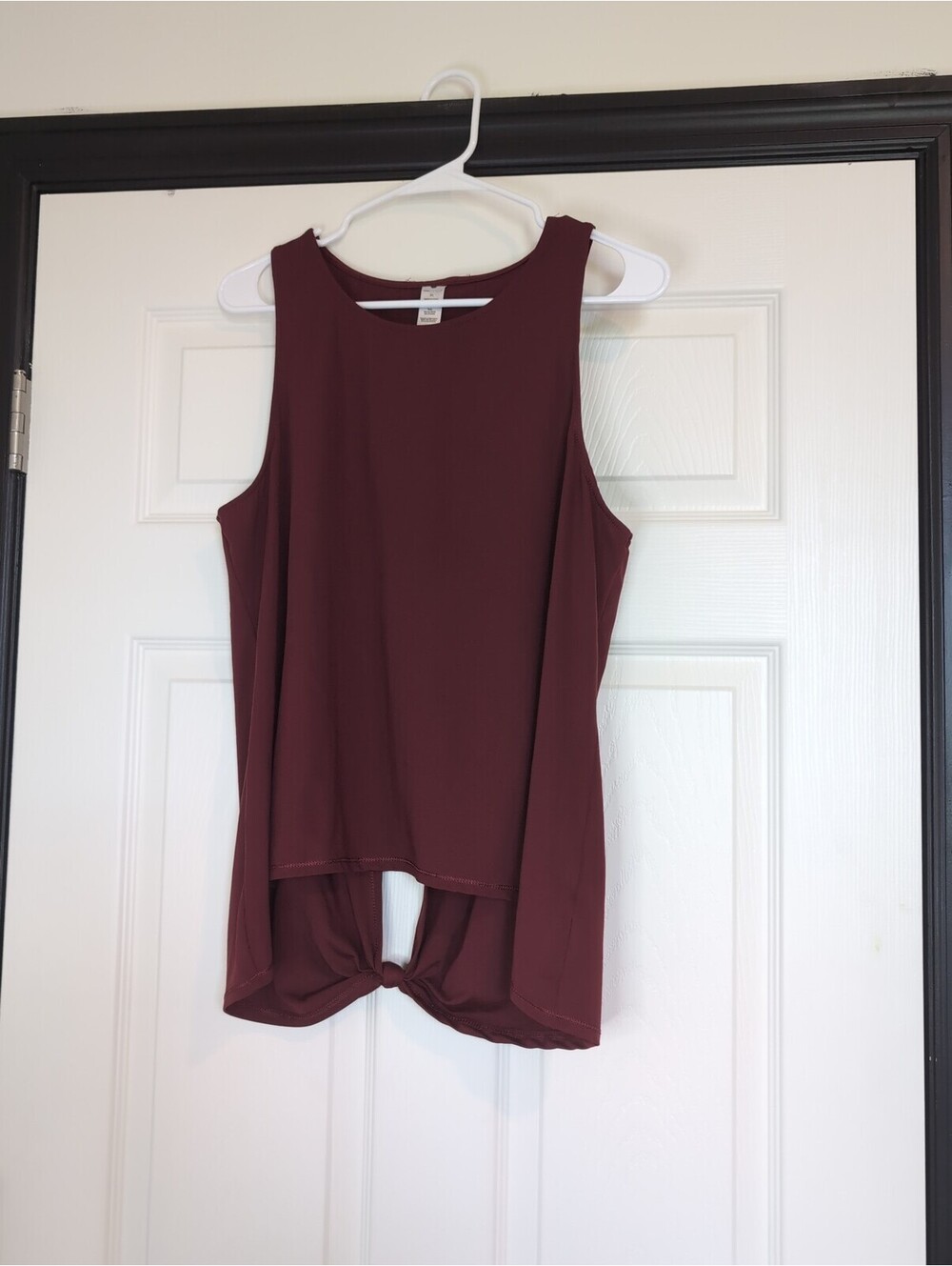 XL burgundy open back yogalicious tank top